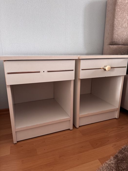 Приліжкова тумба