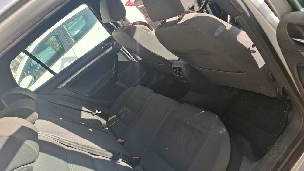VW Golf V 2.0 TDI (140cv) – 2003 – Para Desocupar / Bom Projeto