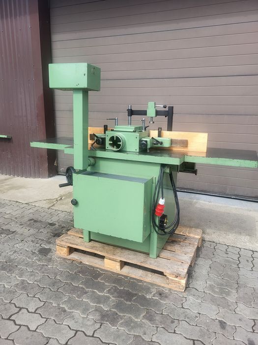 Фрезерний верстат Maka