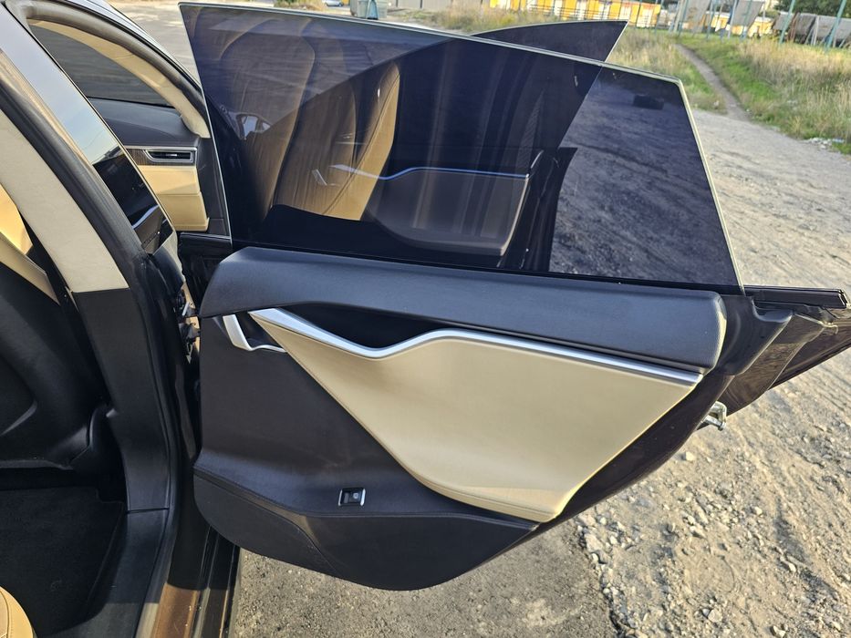 Tesla Model S 85 2013