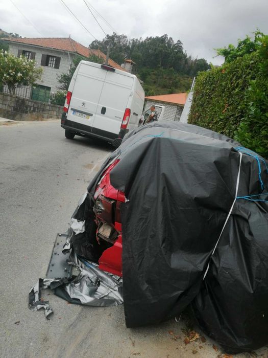 Venda de honda civic eg como está. com muito material