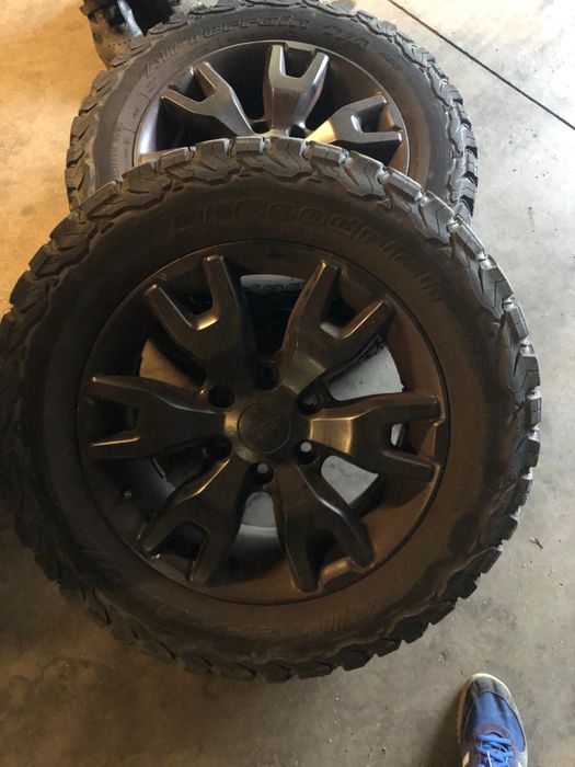 Felgi z oponami orginal e Ford Ranger Wild Truck 265/60 R18