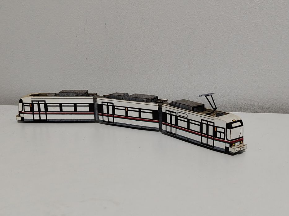 Tramwaj Adtranz GT6M malowanie Augsburg 1:100 sklejony Model kartonowy