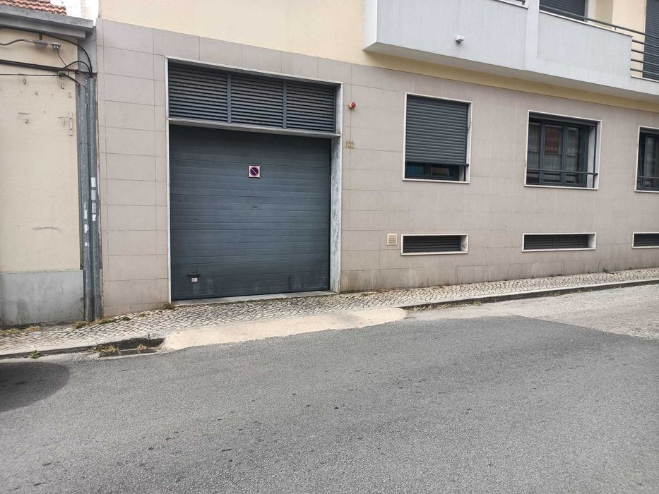 Vende-se garagem