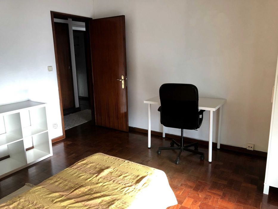 Quarto para Alugar em Paranhos - Porto