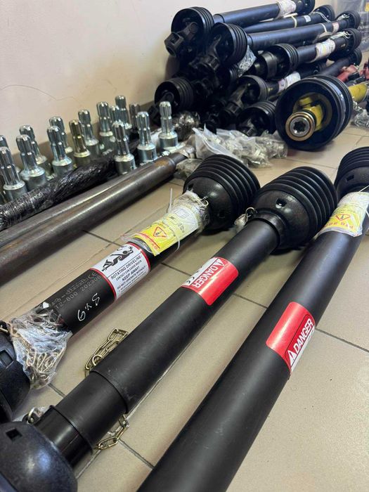 Кардан на косарку,сівалку,оприскувач трубний у кожусі 6х8 6х6 8х8