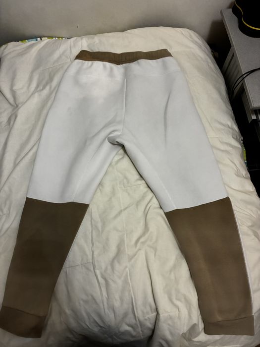 Nike tech branco e marrom