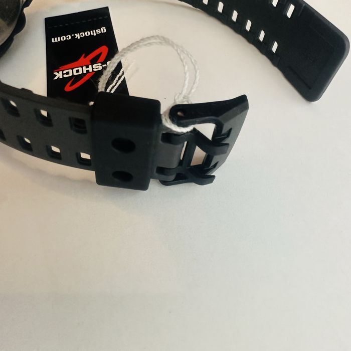 Продам оригінальний Casio G-Shock GA-700UC-8ACR