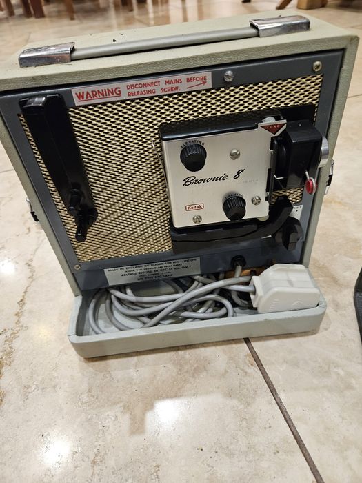 kodak brownie 8 projektor kolekcjonerski zestaw 8mm 1964r