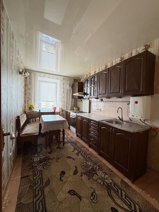 Продам 3 кімнатну квартиру 60 м² вул. Андрія Мельника 4 Рівне