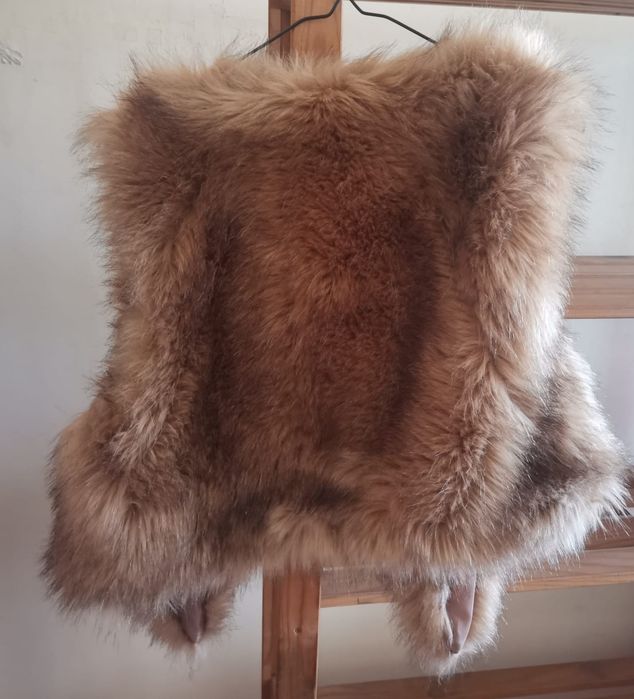 Colete de pêlo falso