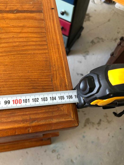 Aparador em madeira massissa em muito bom estado