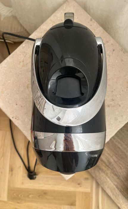 Ekspres do kawy kapsułkowy Tchibo cafissimo czarny