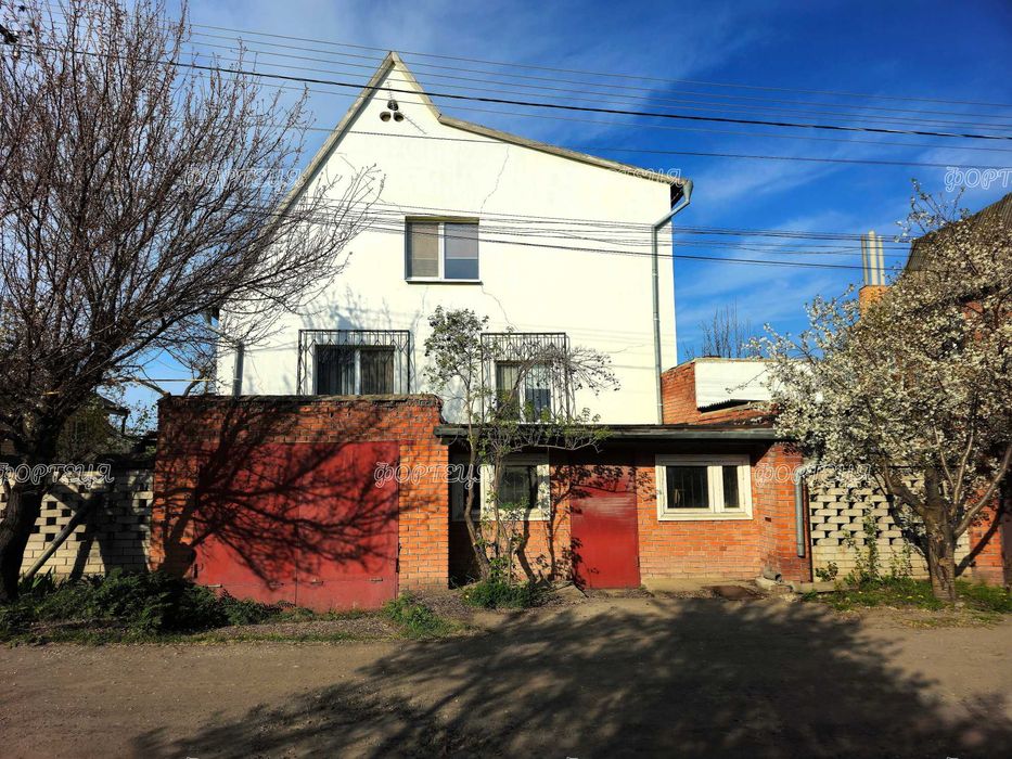 Продаж будинку з ремонтом, в Підгородному по вул. Литвишка
