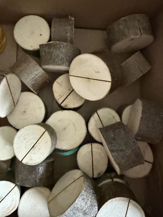 Stojaki pod winietki drewniane