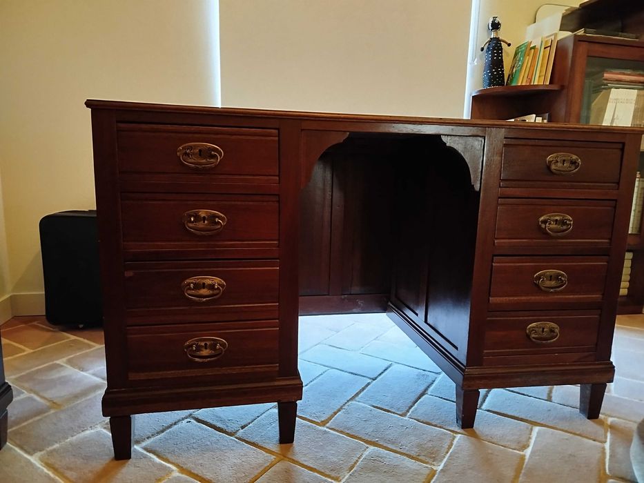 Secretária Arte Nova vinhático - Restaurada