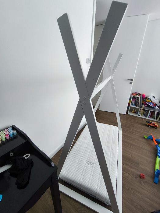 Estrutura de cama montessori