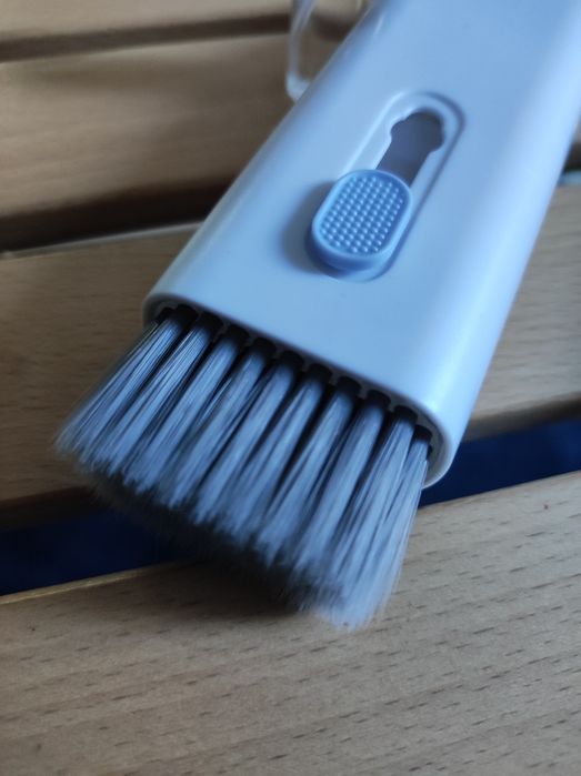 Універсальний набір 7 в 1 для чистки навушників AirPods, клавіатури та екрану + Подарунок