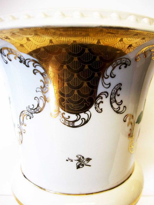 lindo grande vaso de pé alto em porcelana pintada à mão - ARTIBUS