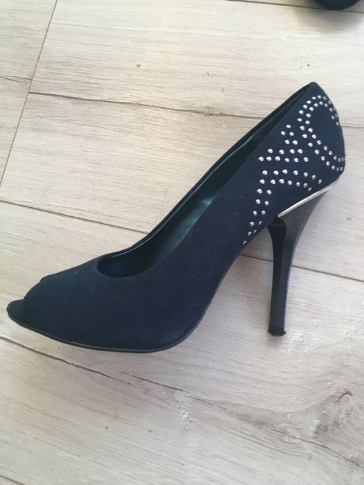 Buty na obcasie damskie