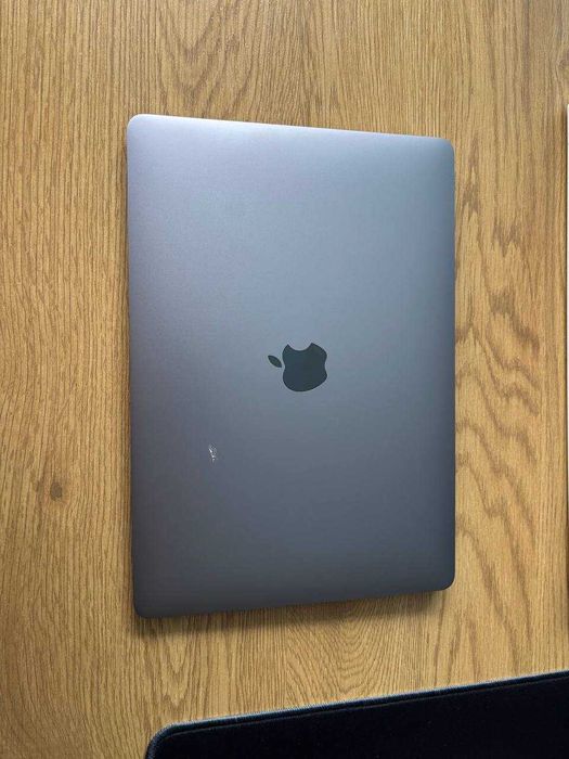 MacBook Air 13" M1 8/256 A2337