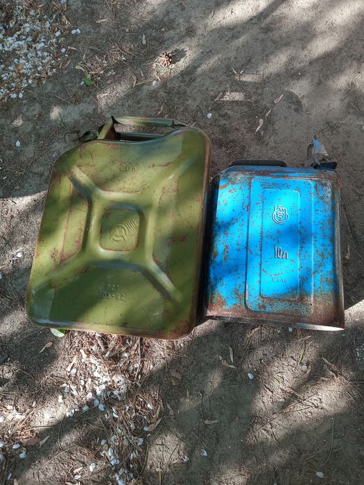 Sprzedam kanister 20 l  metalowy