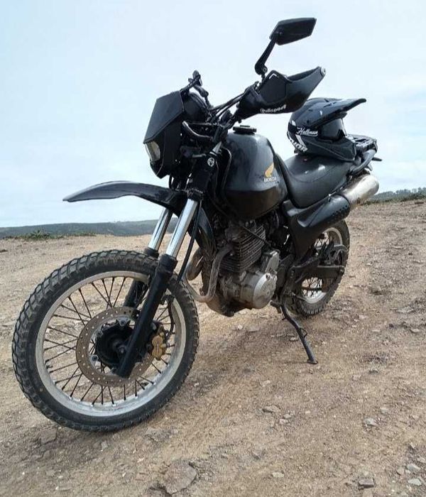 Moto enduro Honda slr 650
