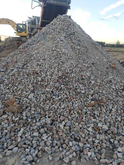 Gruz tłuczeń kruszywo drogowe piasek  otoczaki grysy