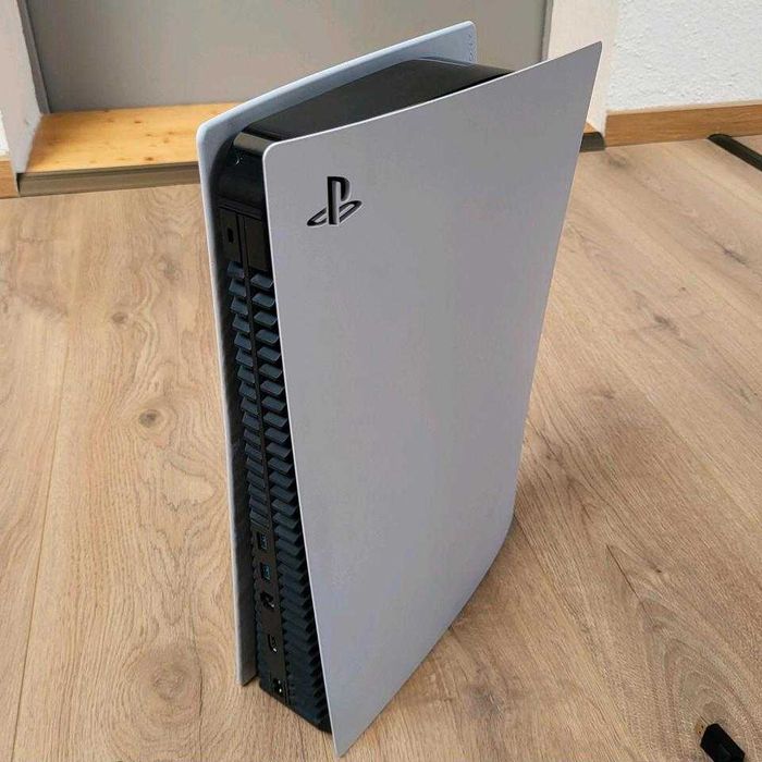 Konsola PlayStation 5 Digital + kontroler - bardzo dobry stan
