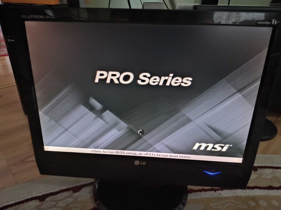 Монитор - тв LG 19 дюймов  широкоформатний