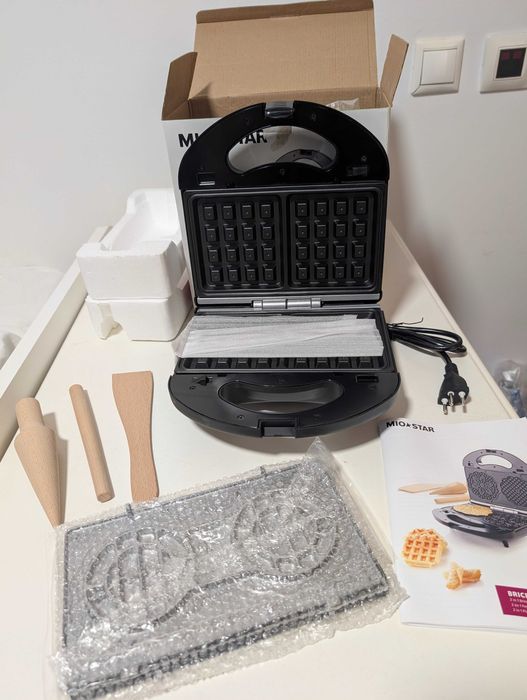 Máquina de waffles Mio Star 760, nova!