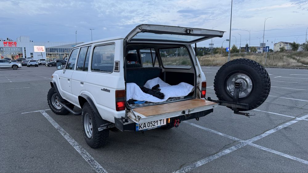 Toyota Land Cruiser 60