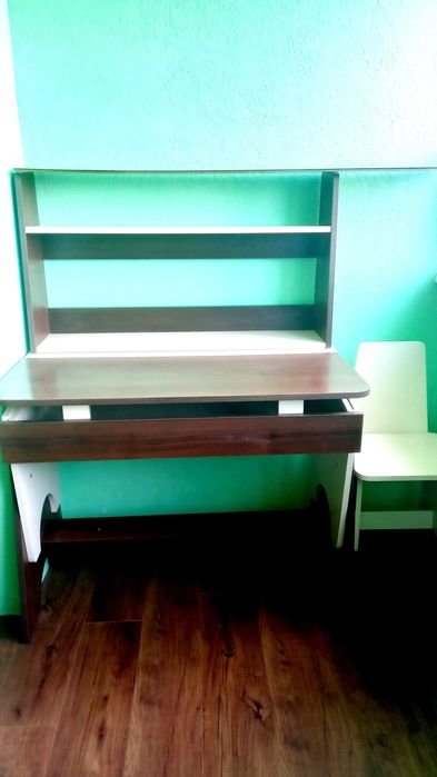 Детский стол /Парта Соня с стульчиком и полкой / растущая парта