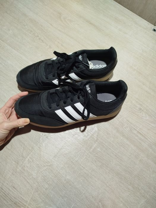 Чоловічі кросівки