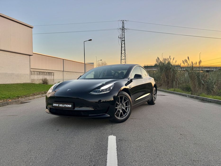Tesla Model 3 Standard Range Plus RWD