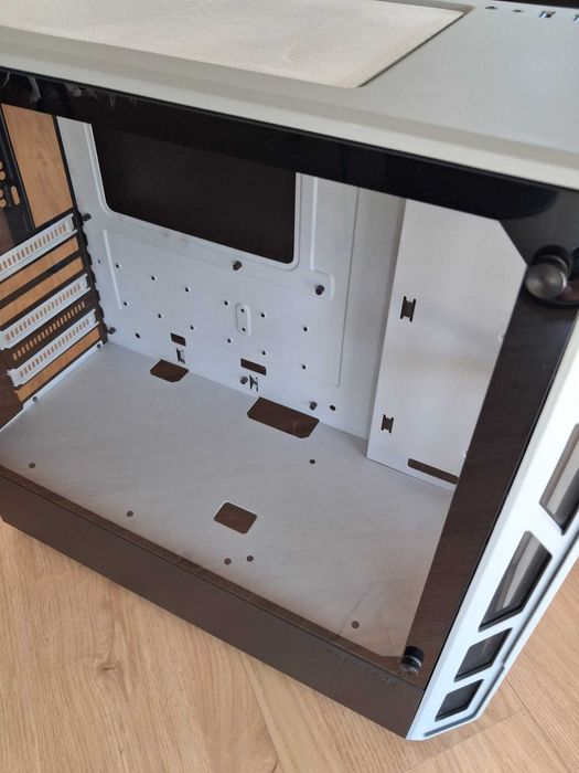 Caixa para PC Phanteks Modificada