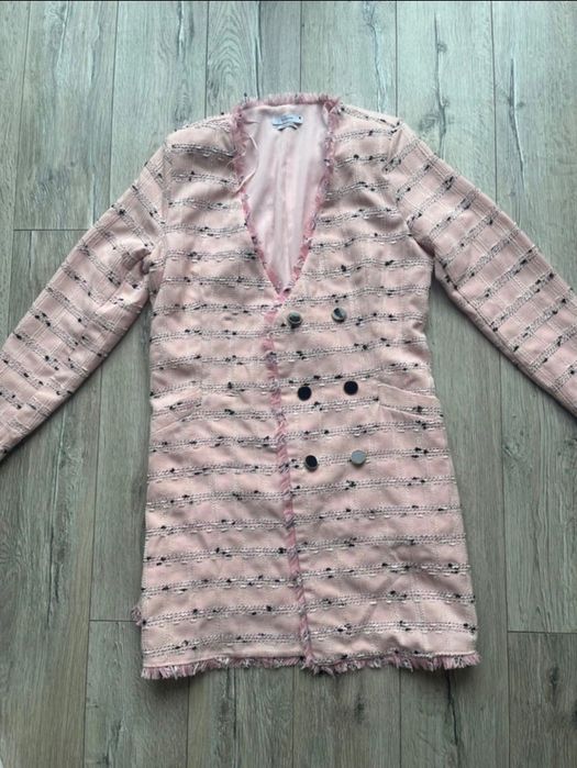 Elegancki różowy żakiet Reserved