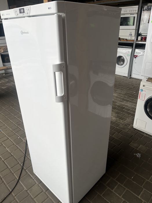 Морозильна камера Bauknecht No frost SQ18 На 6 кошиків.Стан нової.