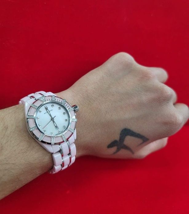 Часы  Bulova Acutron 28R14 Mirador Pink 50 Diamonds