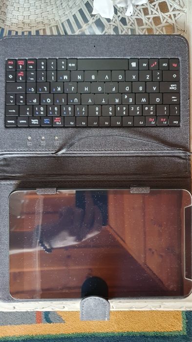 Mobile Phones for Parts and a Working Tablet64739016448387122