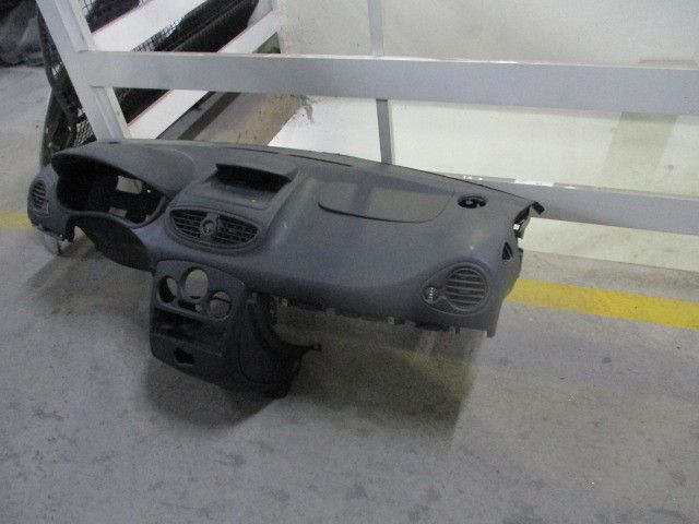 Tablier RENAULT Clio III (BR0/1, CR0/1)