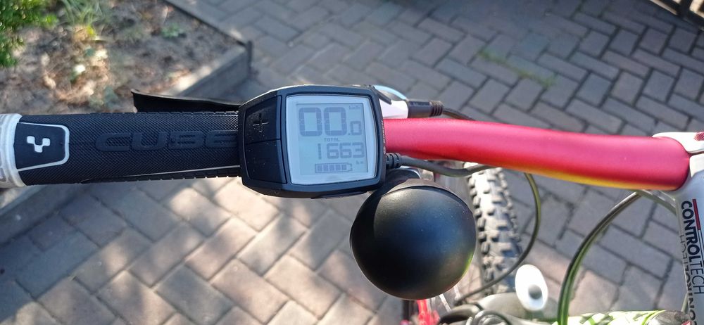 Rower elektryczny  Cube   wyjątkowy .