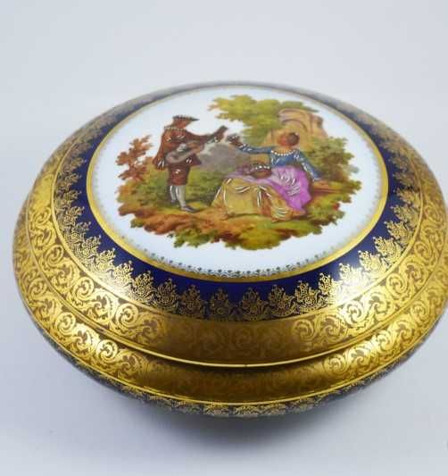 Caixa em porcelana marcada Limoges France