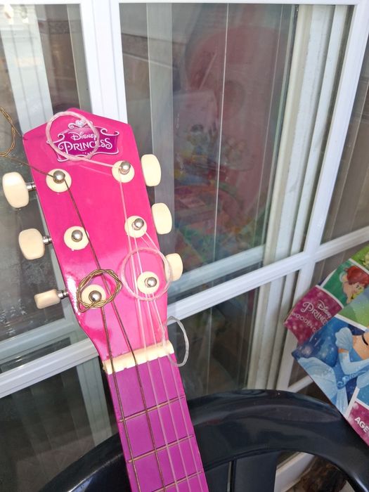 Guitarra para criança