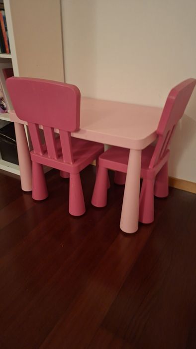 Ikea mammut 1 mesa e 2 cadeiras