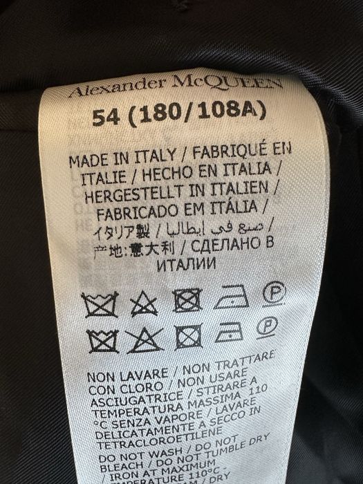 Костюм чоловічий Alexander McQueen в тонку смужку з вовни та мохеру