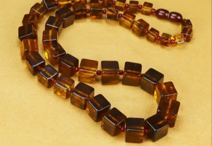 Элегантные  винтажные украшения. Натуральный  янтарь