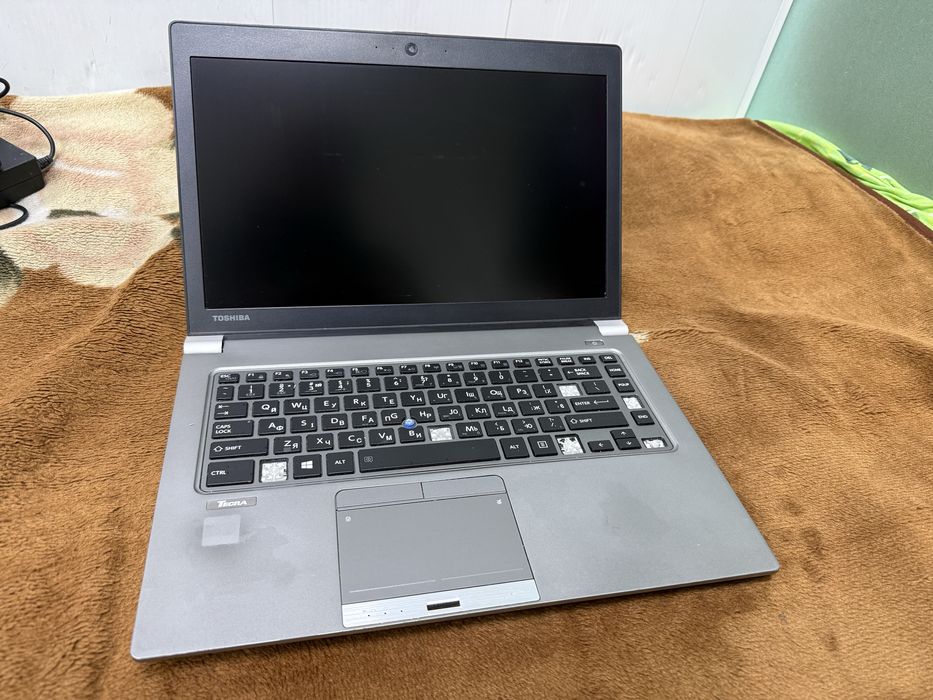 Toshiba Tecra С40 i5-6300/8GB/SSD 240/HD Graphics 520/Full HD/нет клав