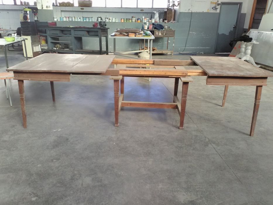 Mesa antiga   de madeira