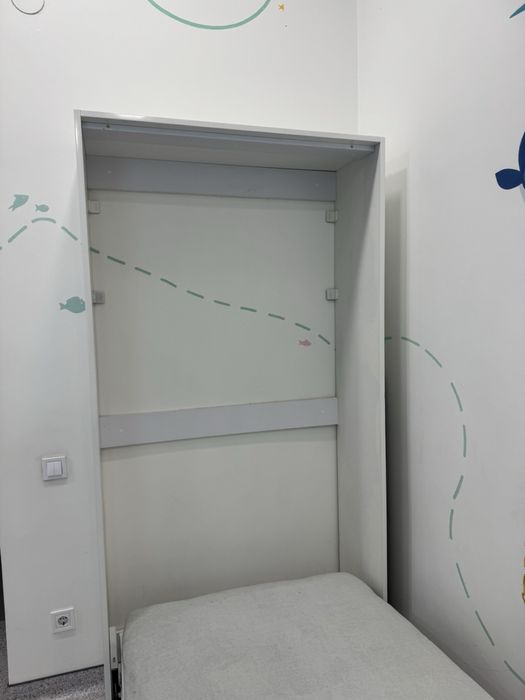 Відкидне ліжко, вмонтоване в стіну (шафа-ліжко)